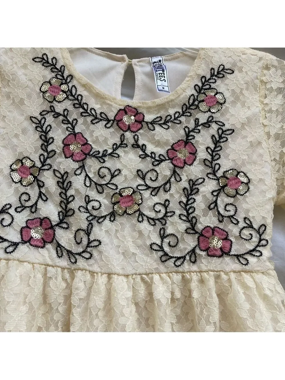 Beautees Lace Dress with Embroidered Flowers, Size Medium